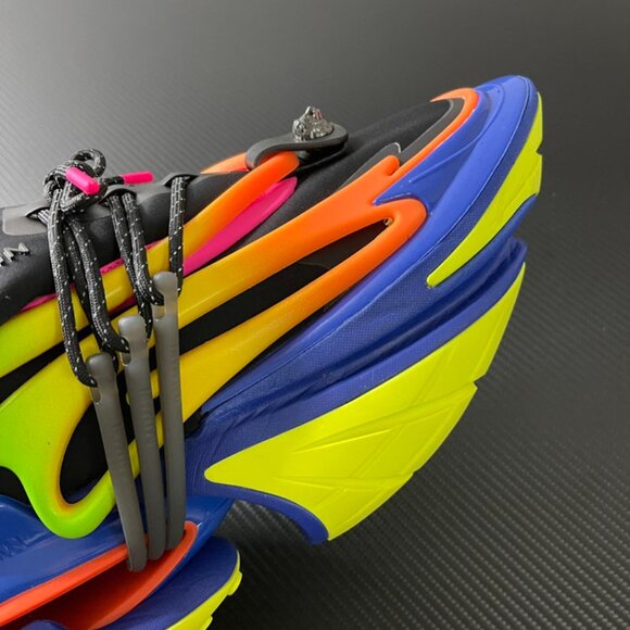 Balmain Colorful Pointed-Toe Sneakers For Men And Women - Picture 2 of 9